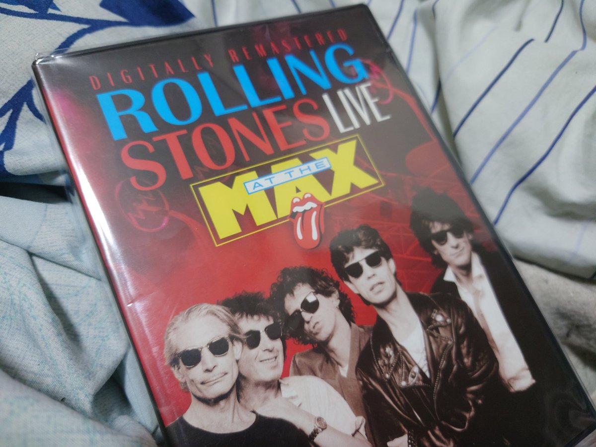 #RollingStones
#アットザマックスの復習
DVDで観てます。家庭用だと各演奏はわかり易いのですが、音色がやはり艶と圧が決定的に足りないです。
これは多分に自宅の機器のせいもあるかも？
一度オーディオ屋さんでDVDデカい音で聴いてみたいです。
因みにBBボックス来てますが全然開封する気にならない