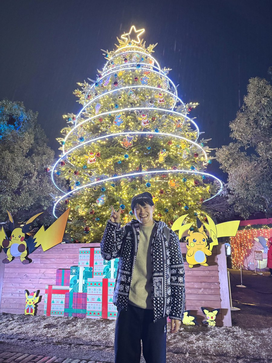 クリスマスマーケット目指して行ったけど、 激混み＆雨で断念