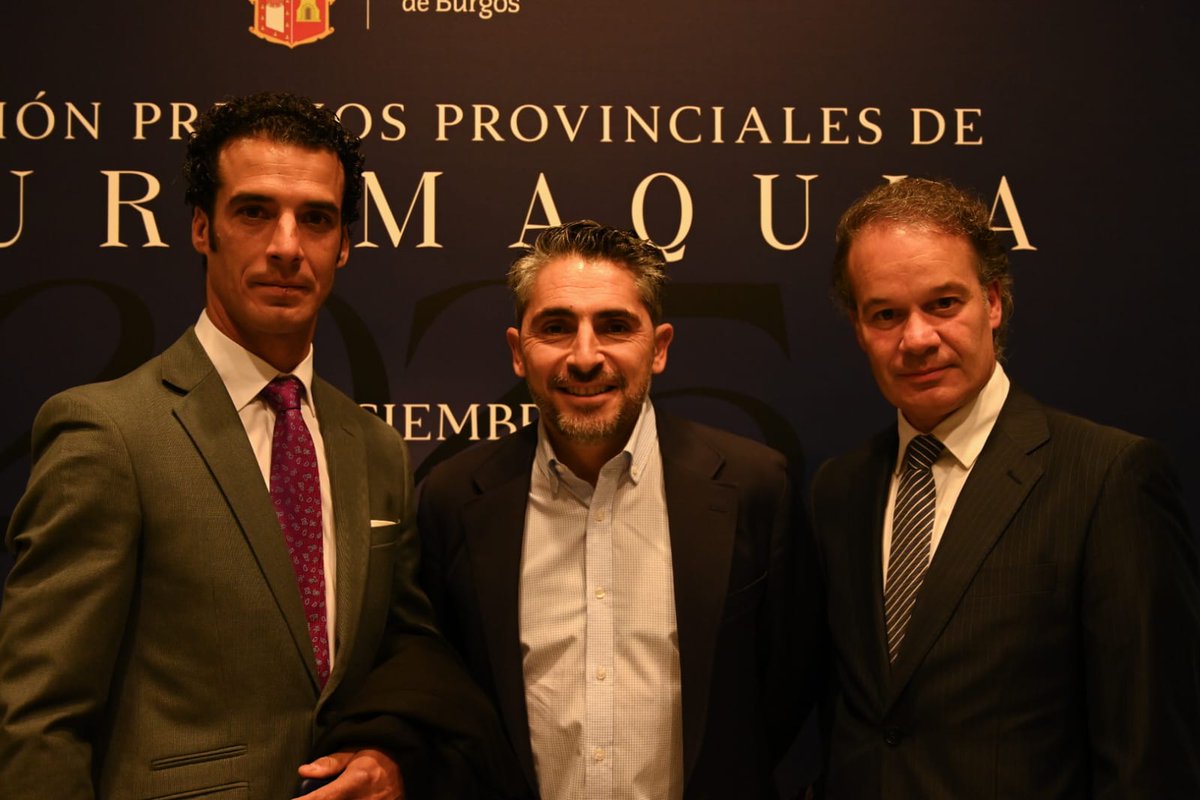LoyjorSL's tweet photo. Noche de Cultura, Tauromaquia y Libertad en Roa de Duero. Premios de Tauromaquia de la Diputación de Burgos. Disfrutamos junto a muchos amigos en una noche especial. 

#CulturaTaurina https://t.co/ymSo2UemmC