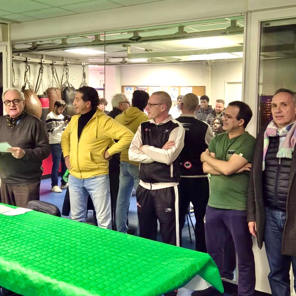 MiguelThierry2's tweet photo. Au Val de l’Aurence, le Boxing Club fait bien plus que du sport :
il transmet des règles, des valeurs et offre une place à la jeunesse, sur le ring comme dans la ville. 🥊✊ https://t.co/6CKr1uz6vT