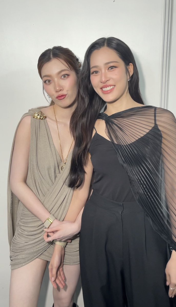 ชัดเจนเนอะ 🤭

LINGORM VIETNAM MEET
#LingOrm2ndMeetInVietnam
#หลิงออม #LingOrm