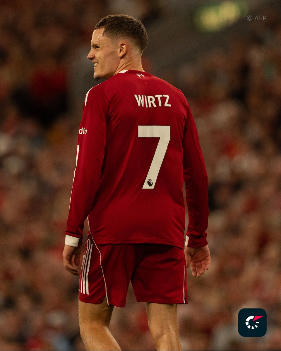 Sábado de narraciones de Premier League. Sábado de felicidad 🎧🎙️😍

⏰ 16h
Chelsea 🆚 Everton con <a href="/joseaduro/">José A. Duro</a> 
Liverpool 🆚 Brighton con <a href="/JoelLusanu/">Joel Lusanu</a> 

⏰ 21h
Arsenal 🆚 Wolves con <a href="/PjFergon/">Pablo Fernández González</a> 

#CHEEVE #LIVBHA #ARSWOL