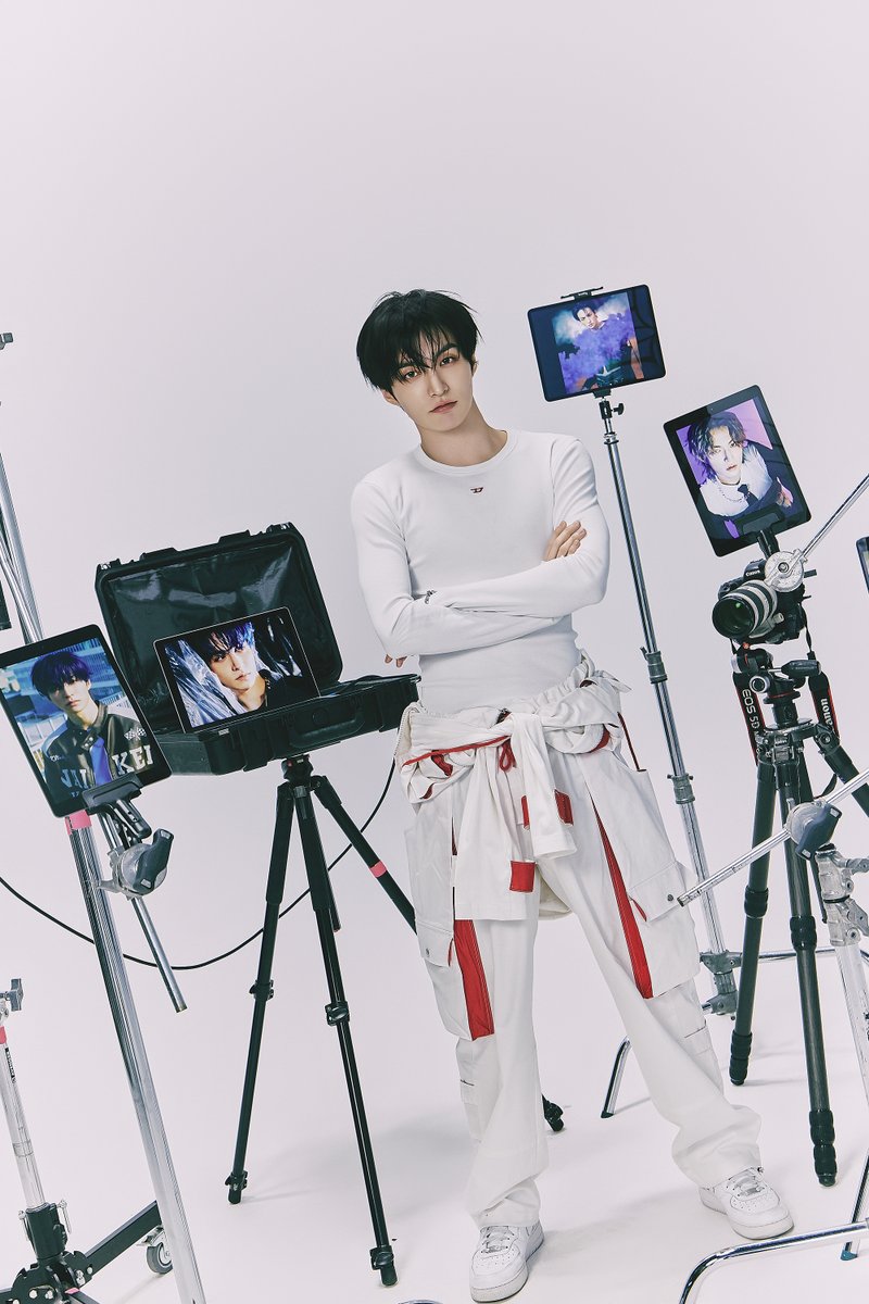 ELASTofficial's tweet photo. E'LAST
2026 SEASON'S GREETINGS
[𝗥𝗘𝗧𝗨𝗥𝗡 𝗘'𝗟𝗔𝗦𝗧]
⠀
Concept Photo
#ROMIN #로민 #ロミン
⠀
#ELAST #엘라스트 #エラスト 
#RETURN_ELAST https://t.co/bimvyDQYhg
