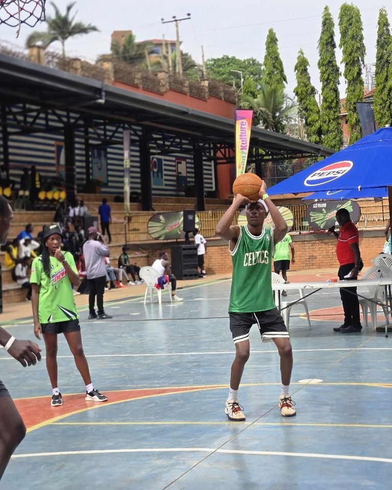 XfmUG's tweet photo. The holidays Dunk n Dew happening now at Kampala Parents.

Which school will win this year's edition? 

#DunknDew #TurnItUp https://t.co/uewor1qLw0