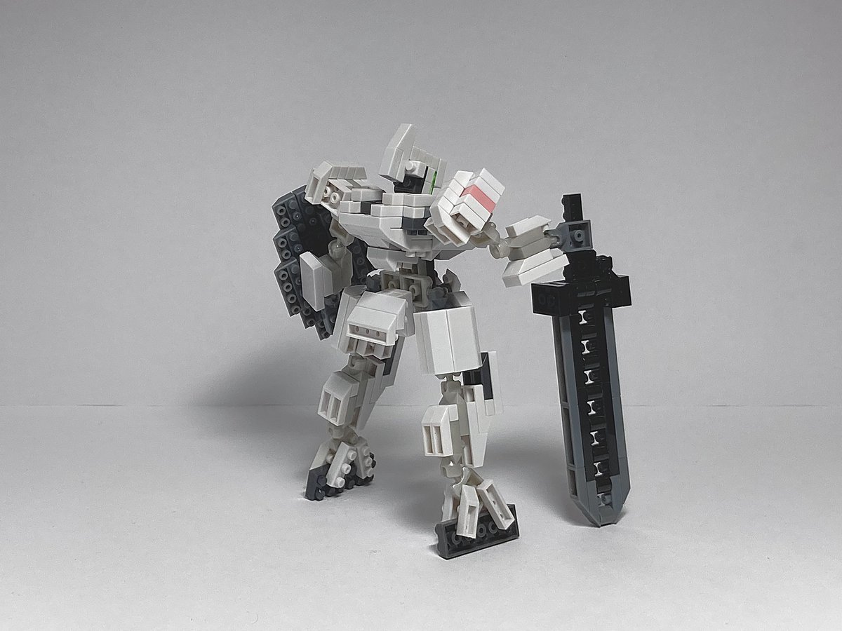 Rom_ROBObuilder's tweet photo. #ブロック好きの交流会

テーマは「好き」とのことなので今回はこんな物をつくりやした😎
普段AC系ビルドばっかしてますがスリムなのも好きだし騎士とか戦士ものなんて大好物ですので！！

シルエット的にはロボットより戦闘アンドロイドって感じ？大剣が映えるねぇ

#プチブロック https://t.co/BxUdhrXf2S