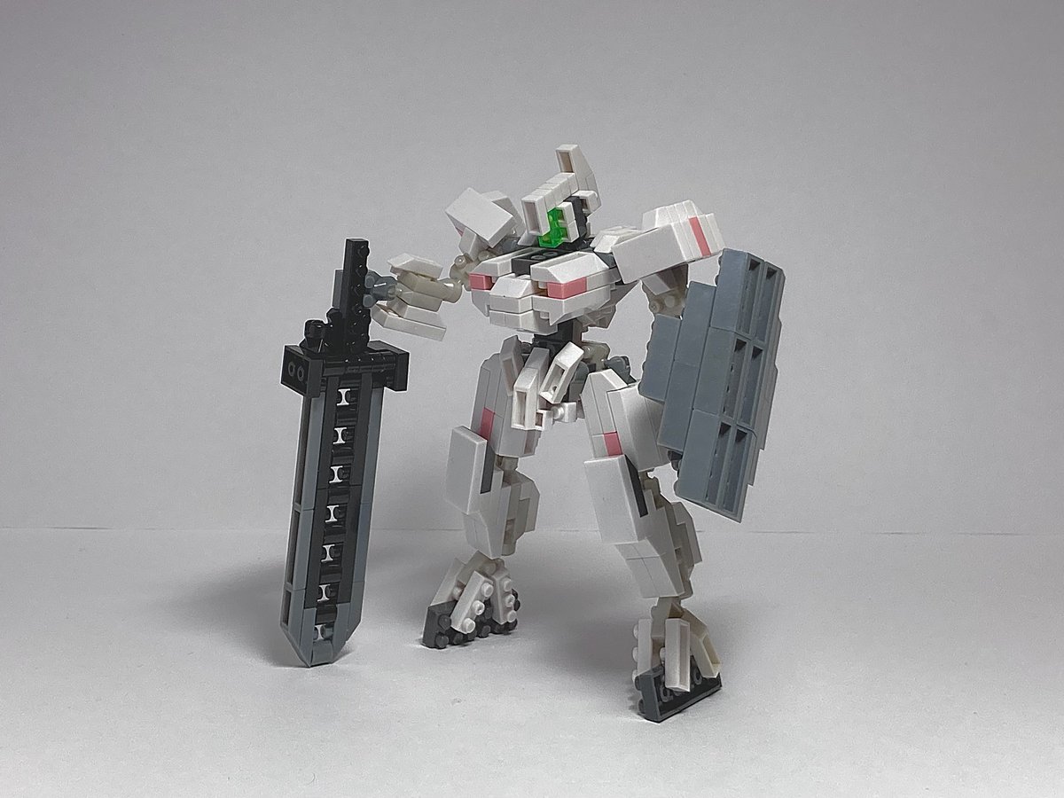 Rom_ROBObuilder's tweet photo. #ブロック好きの交流会

テーマは「好き」とのことなので今回はこんな物をつくりやした😎
普段AC系ビルドばっかしてますがスリムなのも好きだし騎士とか戦士ものなんて大好物ですので！！

シルエット的にはロボットより戦闘アンドロイドって感じ？大剣が映えるねぇ

#プチブロック https://t.co/BxUdhrXf2S