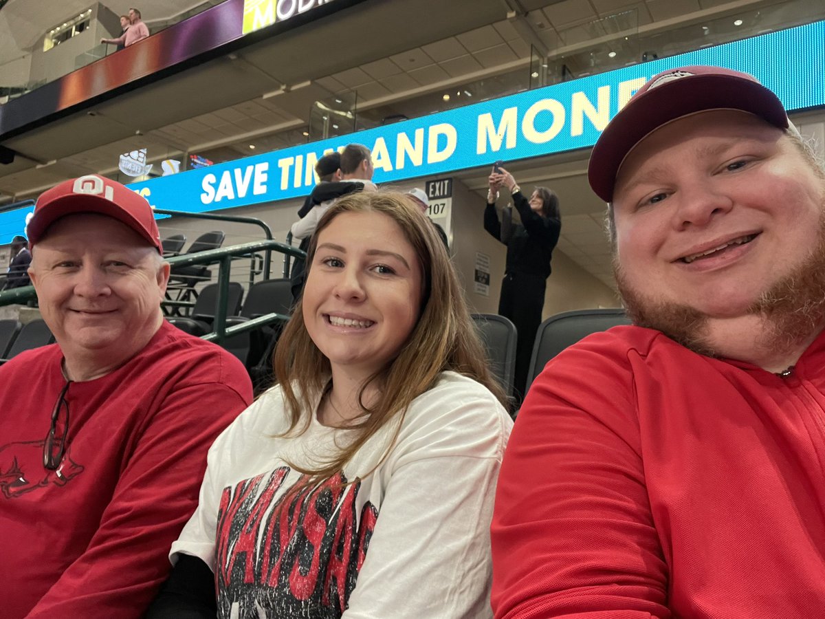 TreyGilliam_'s tweet photo. Having a blast watching both our teams @TexasTechMBB @RazorbackMBB https://t.co/oJBnRVrSeG