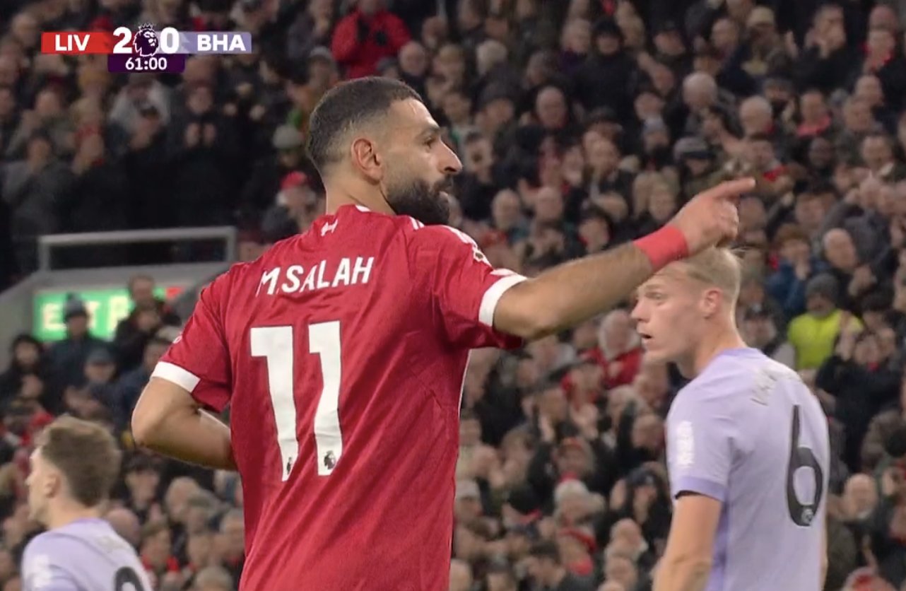 محمد صلاح يصنع الهدف الثاني لليفربول والأنفيلد يهتز هتافًا للملك المصري 