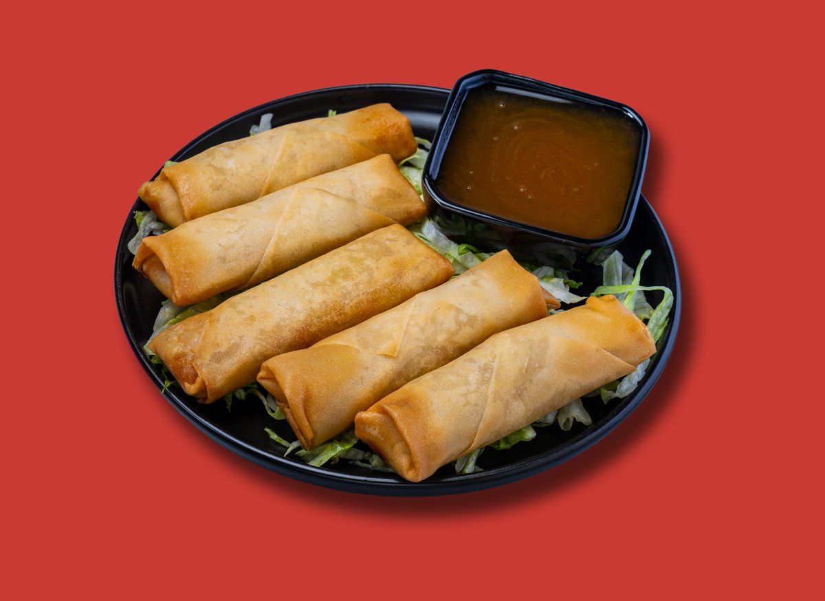 oodle_noodle's tweet image. The world's most delicious Christmas ornaments are in. #SpringRolls