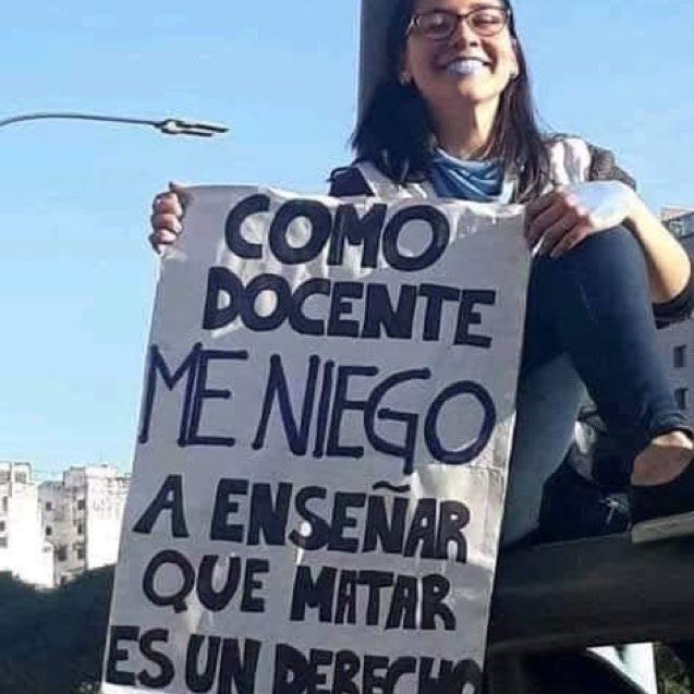 Los verdaderos docentes enseñan que la Vida es el primer Derecho Humano, nunca que matar pueda serlo.
Felicitaciones a todos los docentes que defienden la Vida.