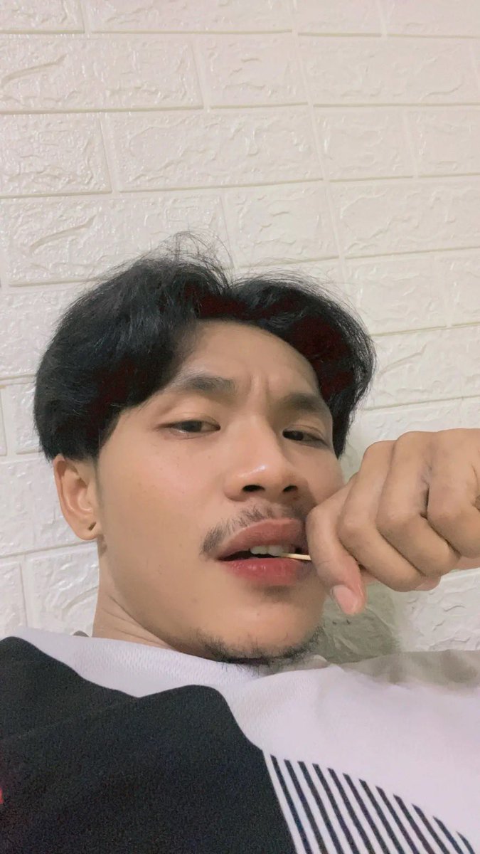 หล่อเลย กระเทยบอก🧸 tweet media