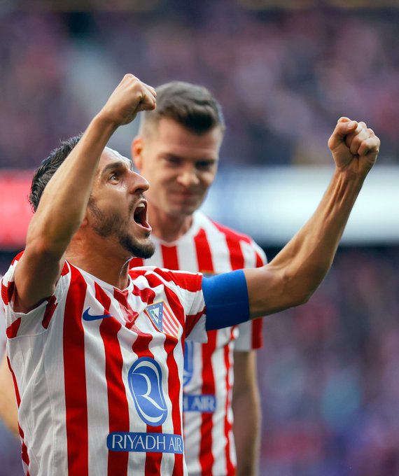 أتلتيكو مدريد يفتتح الجولة 17 بالفوز على فالنسيا 2-1 في واندا ميتروبوليتانو، بأهداف كوكي وجريزمان.. الروخيبلانكوس يرفع رصيده إلى 37 نقطة ويقلّص الفارق مع المتصدر برشلونة إلى 3 نقاط، واضعًا ضغطًا مضاعفًا على برشلونة وريال مدريد، الذي تراجع للمركز الثالث وسط أجواء متوترة داخل الفريق. #أتلتيكو_مدريد 