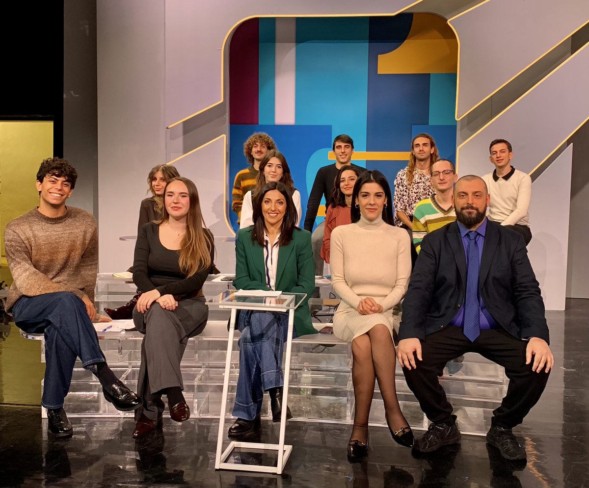 13/12/2025, 11^ puntata di <a href="/TvTalk_Rai/">Tv Talk</a>!

In studio con me <a href="/GiadGiorgi/">Giada Giorgi</a> <a href="/DaniLombardi03/">Daniele Lombardi</a> <a href="/faedericocrobe/">Federico</a> <a href="/algertmyrtja/">algert_myrtja</a> <a href="/SofiaPatrini/">Sofia Patrini</a> <a href="/micavica349725/">mica.vica</a> <a href="/MartaMastrovito/">Marta Mastrovito</a> <a href="/scornerhenry/">Henry</a> #SandroOstuni #FedericaCarlino #MarcoGrazianoPisa e la #target Caterina!

#TvTalk torna sabato 20/12 💙
