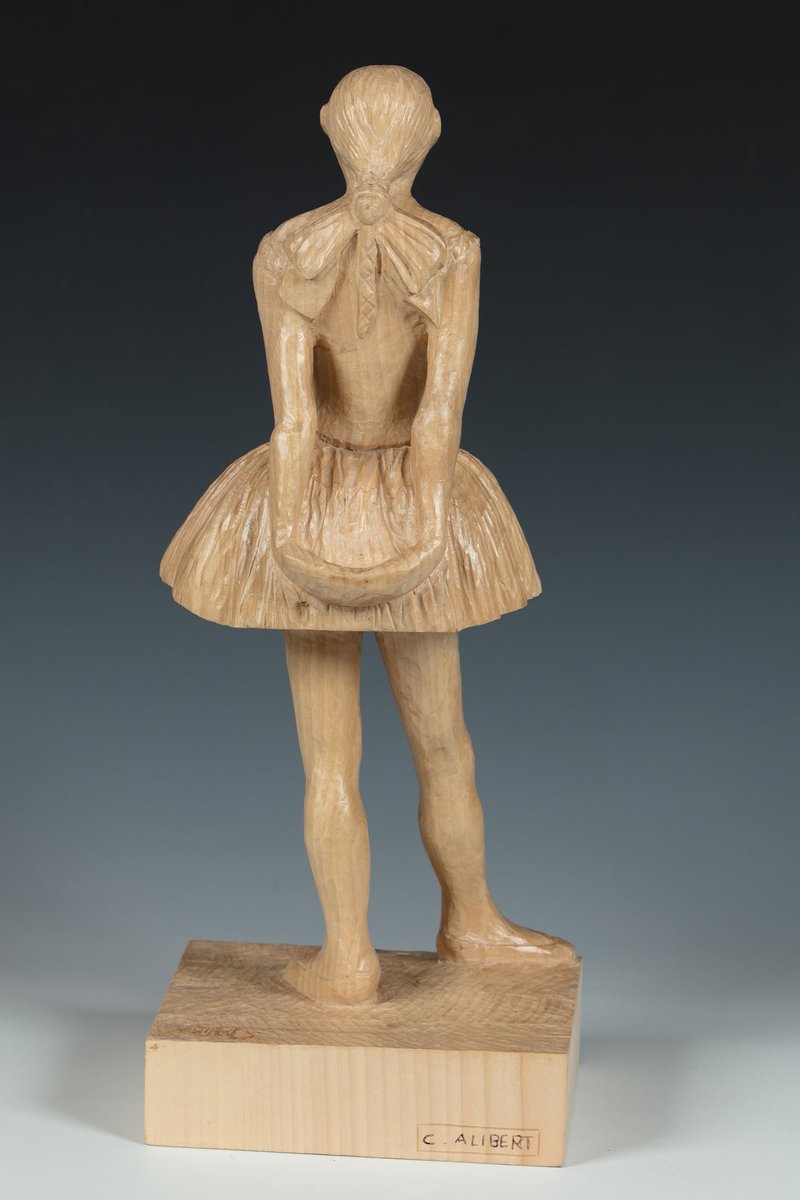 Toujours fière d’avoir sculptée « La Petite Danseuse » de DEGAS , à la gouge, dans du Tilleul, grâce à l’enseignement d’un excellent sculpteur/artisan du bois.
Ps/ la sculpture sur bois : mon passé temps de retraitée 😃