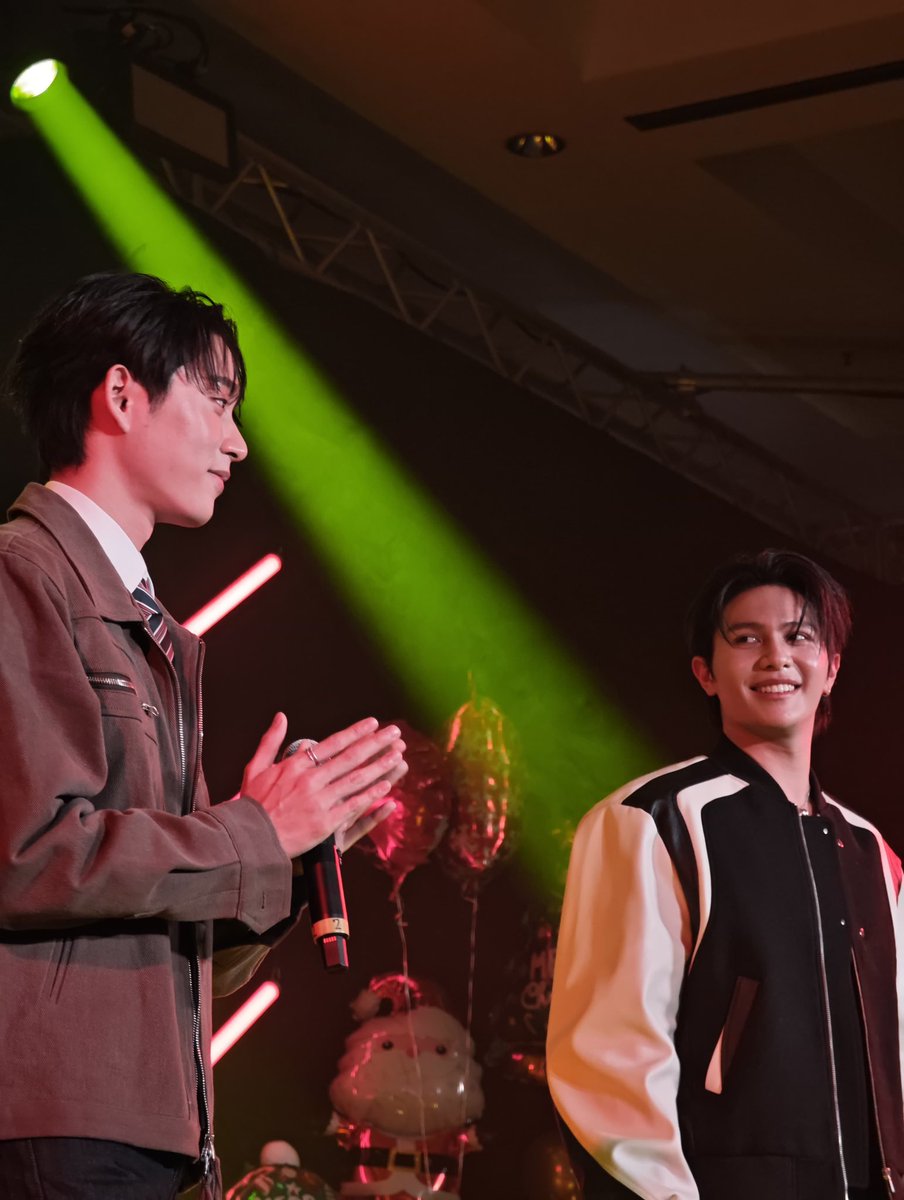 Welcome to Italy 🇮🇹 #WilliamEst your European fans have waited for so long to meet you and now you’re finally together!

#JIBDreamFanmeet6 #WilliamEst1stFMinRome 
#GMMTV #JusinBello #JIBDream6