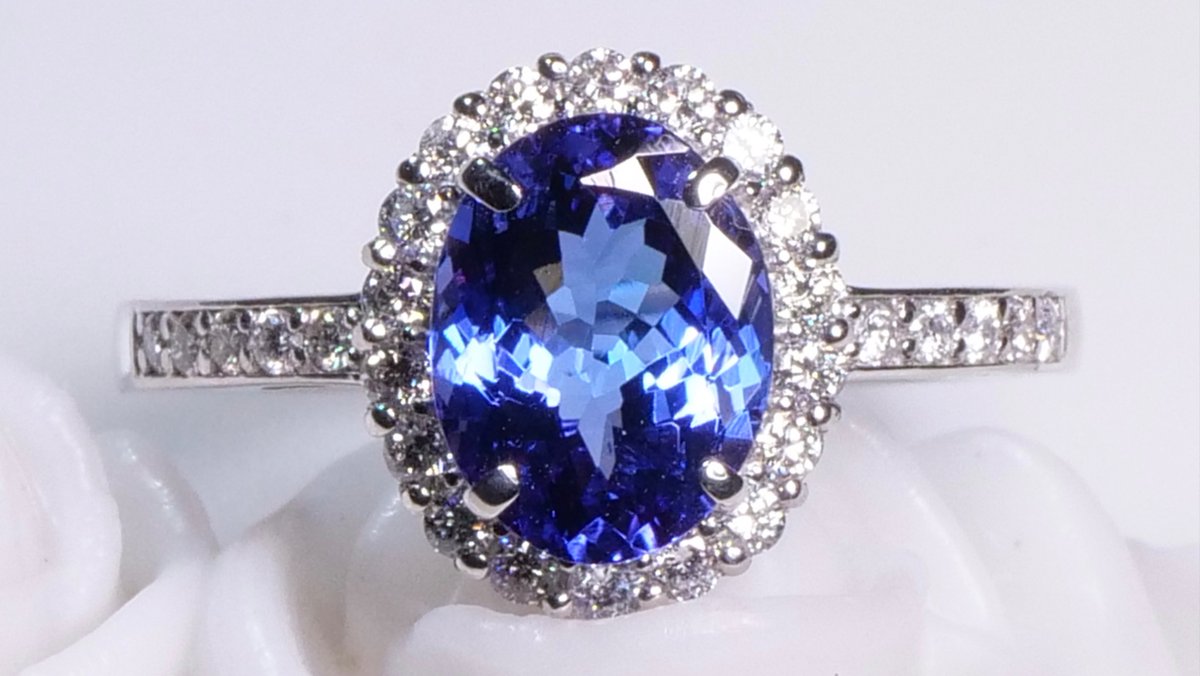 この後20:30〜YouTubeプレミア公開『X'masジュエリー💍スペシャルSALE