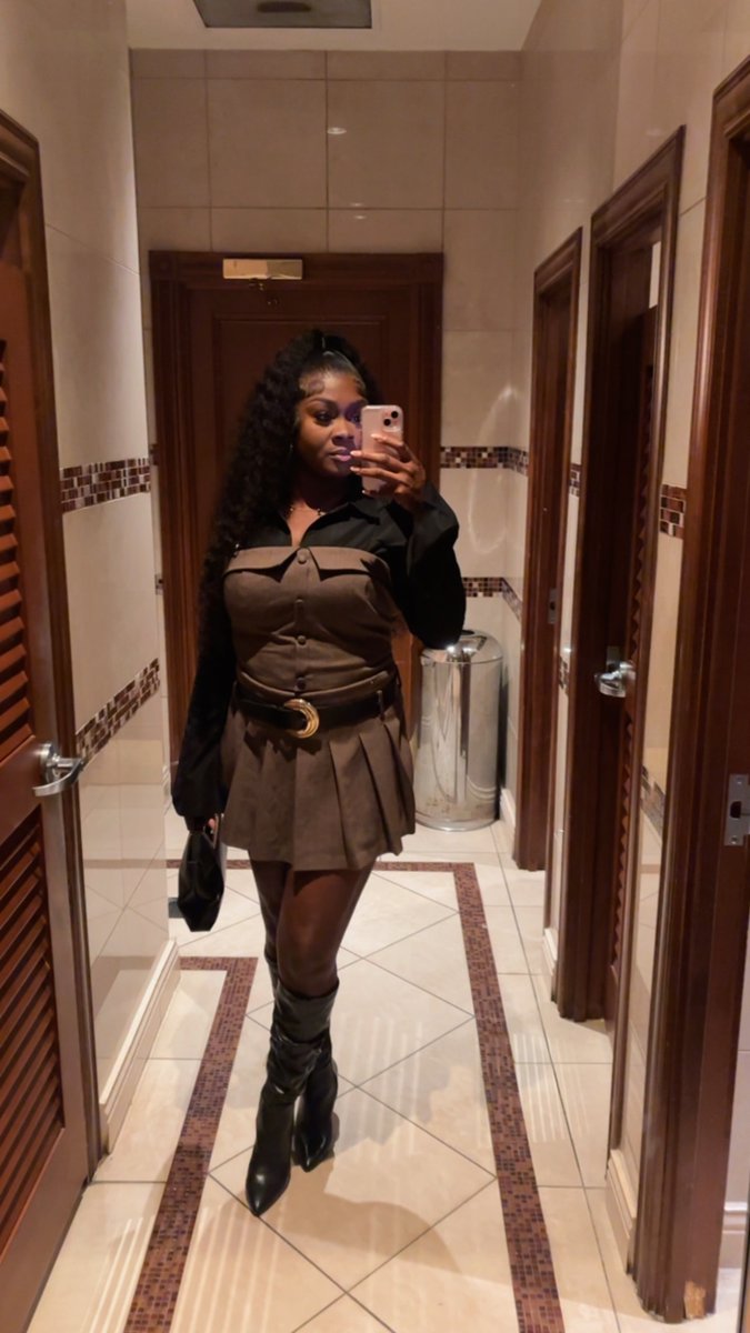 KeysToTheeBenz's tweet image. 🖤