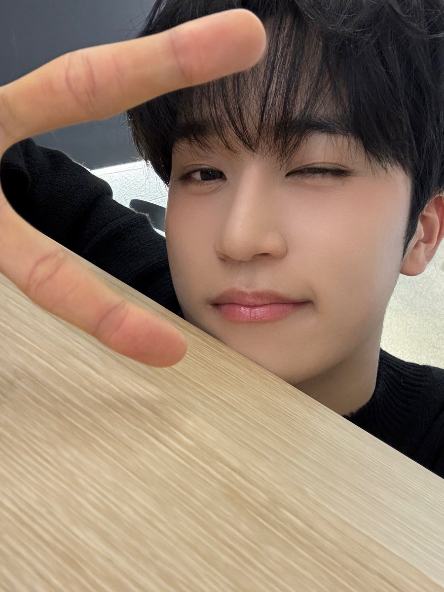 💌 fr0mm 2025.12.13 [#JunWoo] 📸 + 🎙️ JunWoo has also changed