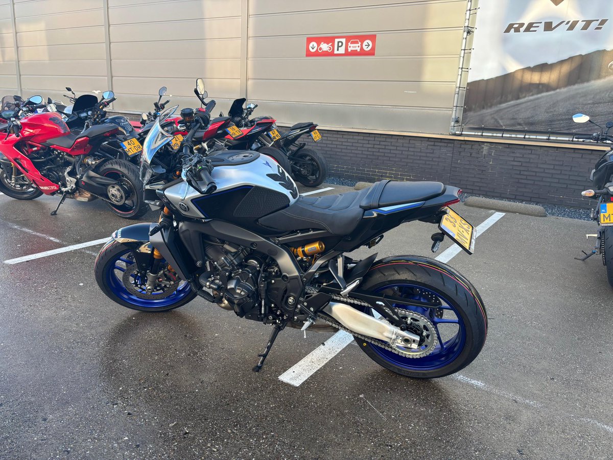 # motorfiets  # Gestolen   
✅Datum : 10-12-2025
✅Gestolen te : Den Haag
✅Merk: Yamaha
✅Model:MTN-890 D
✅Kenteken: 33-MV-XS
✅Vin/Chassisnr: ***
✅Bouwjaar:28-11-20024
