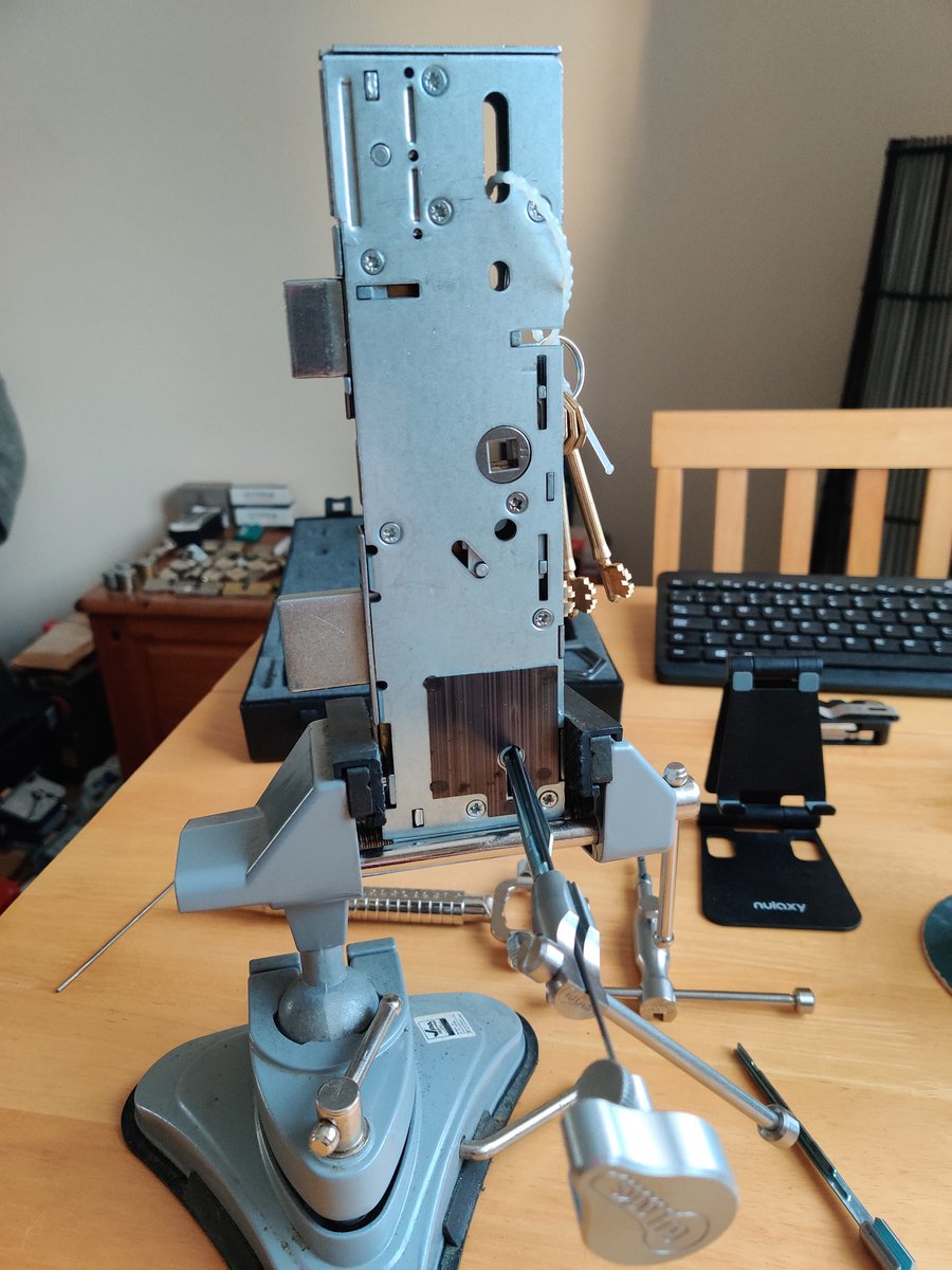 GasLockKey's tweet photo. I Borrowed an ERA Vectis from the shop today as I've not picked one before. I have now. https://t.co/4Th00uJLbA
