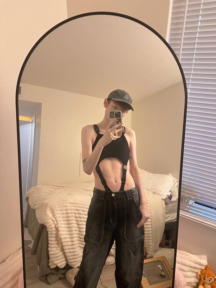 “Most vtubers are ugly” is such a terrible take

I know many creators like myself choose to vtube for comfort with anxiety, not having to get ready before stream everyday, or chronic illness. People spewing this hate and general narrative don’t actually watch or know vtubers.