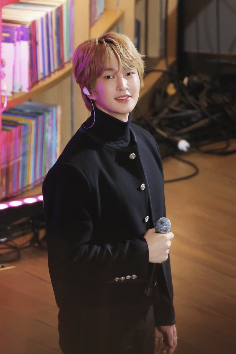 #HAPPY_ONEW_DAY 🐰🧡

#오늘의_지구는_온유를위해_도는걸