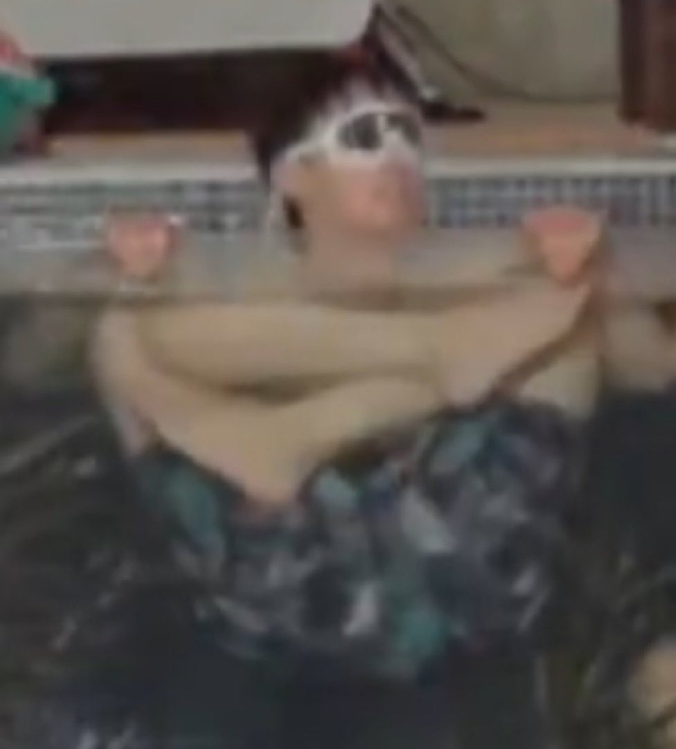 Ya arrancó la temporada de conversaciones serias en la pileta mientras uno está así colgado