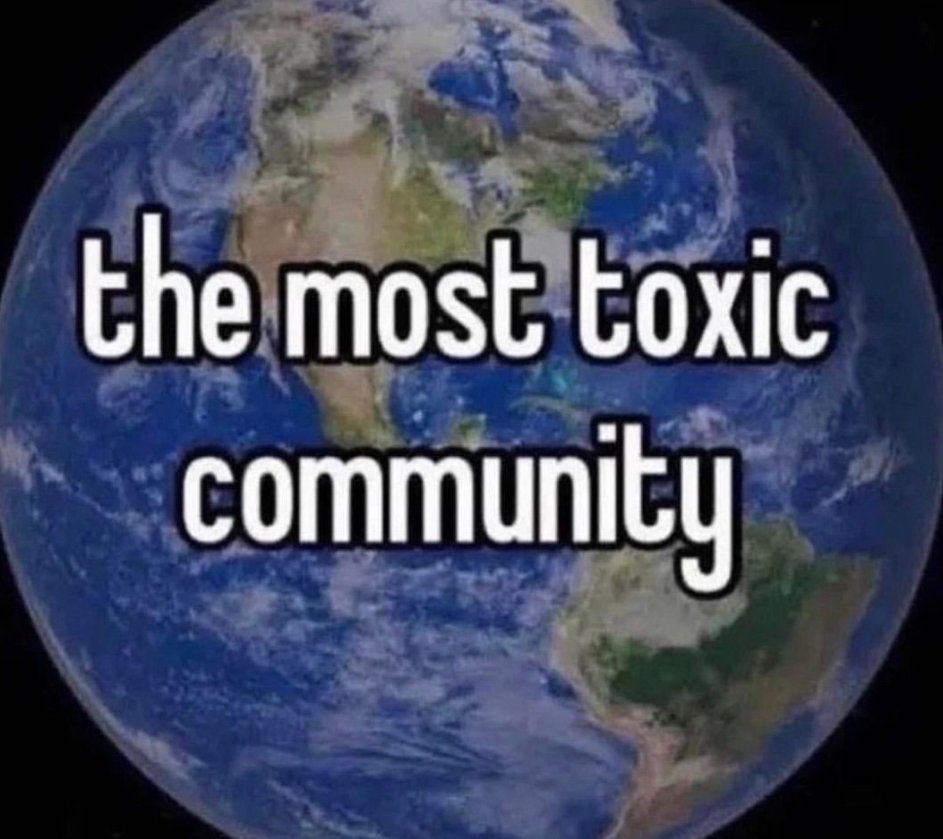 shitpost_2077's tweet image. 