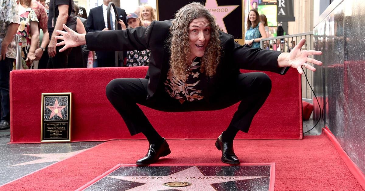 bidenharris1967's tweet photo. . @weirdalmpreg Have you noticed? That Weird Al often gets in the Optimal Birthing Position in photos? He's trying to keep ,it in but his BODY betrays him. Curious... https://t.co/yhNlzsjNYf