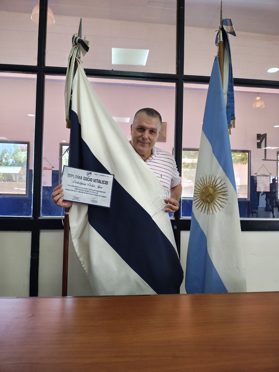 Gracias <a href="/qacoficial/">Quilmes A.C.</a> por el Honor que me otorgaron en el día de hoy.
Gracias Atención al Socio 
Un acto muy emotivo con varios recordando el club que vivimos siendo niños

Decano del Fútbol 🇦🇷
Miembro Fundador de la AAT
Máximo campeón de Hockey

Cervecero de la cuna al cajón 🍻🍻