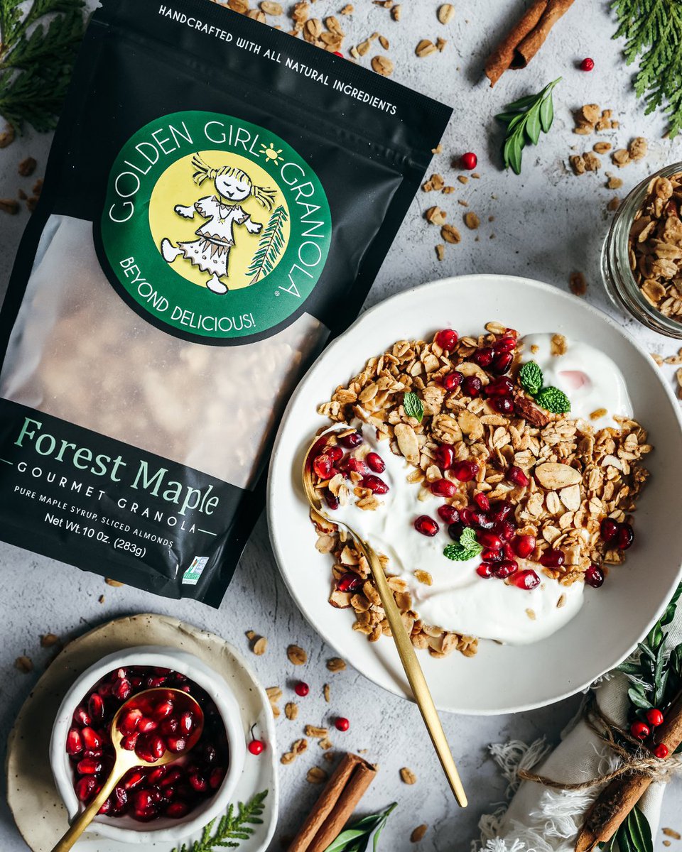 GoGoldenGirl's tweet image. Your holiday desserts deserve the good stuff. Top pies, parfaits, cheesecakes, and crisps with Golden Girl Granola for that perfect handcrafted crunch. #HolidayDesserts #BakedWithLove #BeyondDelicious