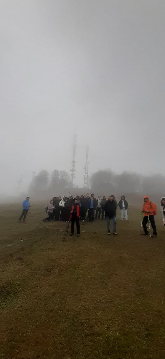 Okulumuz Doğa Sporları ve Dağcılık Kulübü  13 Aralık Cumartesi günü Kocadağ'a  kış yürüyüşünü gerçekleştirdi.  Faaliyete 25  öğrenci  7 okul öğretmenimiz toplam 36 kişi katıldı.