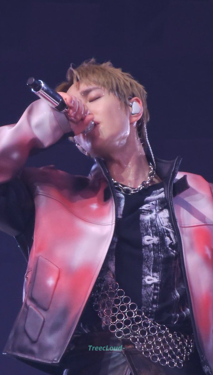 ʜᴀᴘᴘʏ ᴏɴᴇᴡ ᴅᴀʏ.🎂🎉

#오늘의_지구는_온유를위해_도는걸
#HAPPY_ONEW_DAY