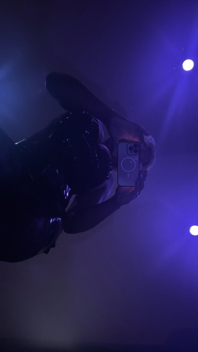 Men who hesitate watch.
Men who decide get access.

This is a private, upscale experience unrushed, intentional, unforgettable.
If you’re ready, you’ll book. 💎

#LuxuryExperience #NuruMassage #SensualMassage #GoddessEnergy #PrivateBooking #Detroit