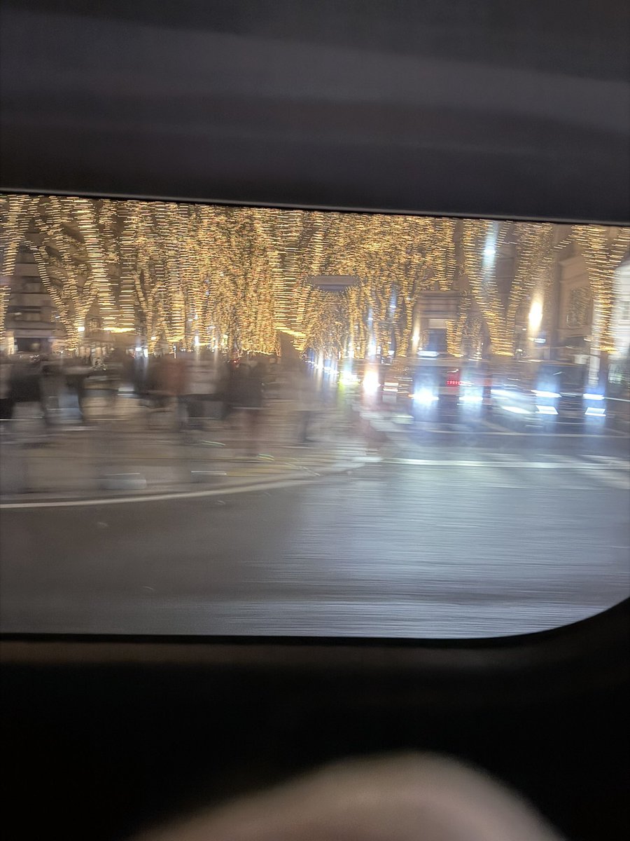 2週間?3週間?ぶりのYeeeehaaaaw仙台公演!
今日イーハーして気付きましたが、毎週ないと物足りない身体になってしまいました笑
年内イーハー納め残り2公演。次回は宇都宮🥟
#森山直太朗
#あの世でね
いつもコメントありがとうございます！じーんとしながら読んでます(余裕がある時はお返事するかもです)