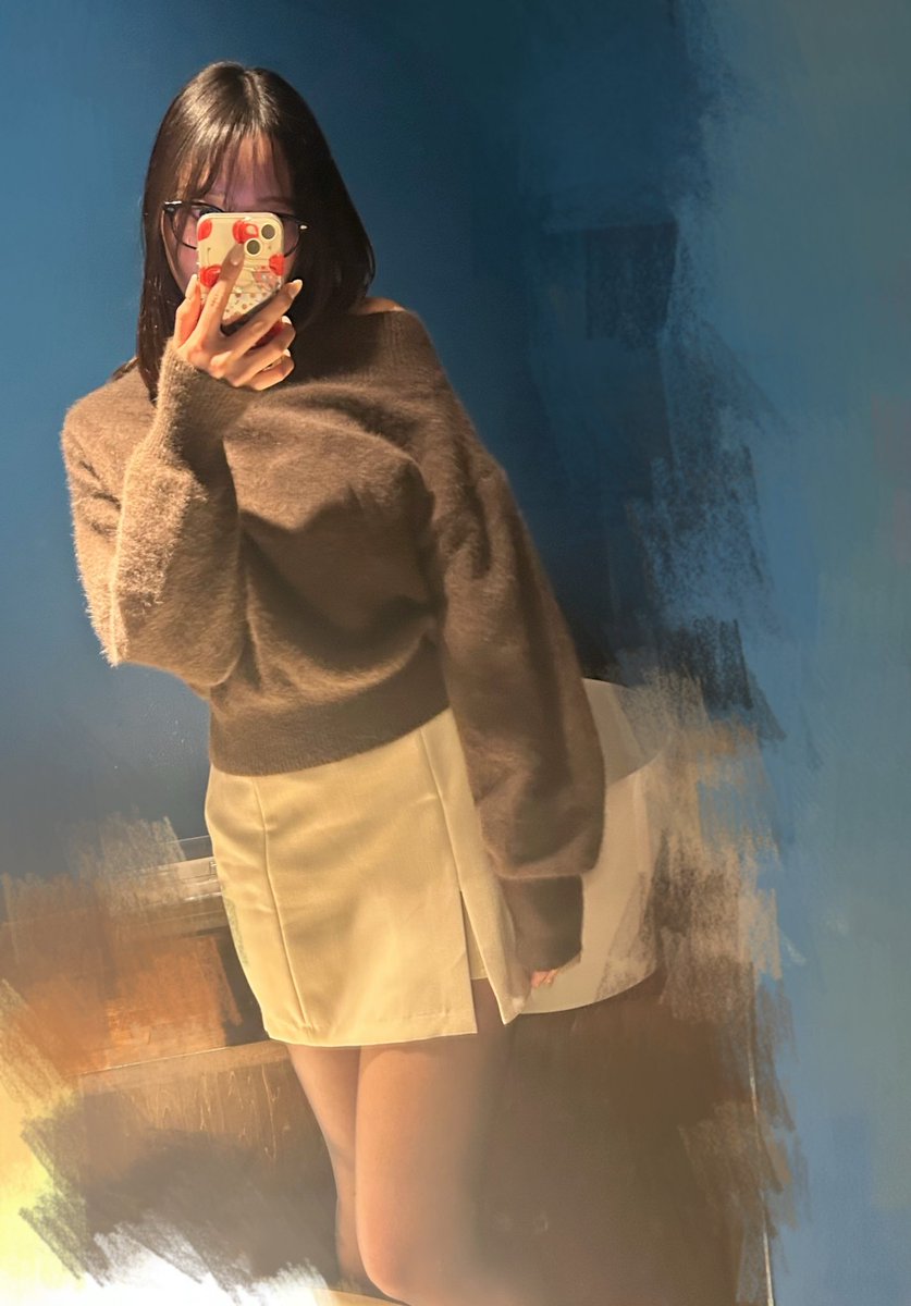 okamina_NB's tweet photo. 今日は美容院に行ってきました💇‍♀️♥️
コート着てストッキングも履いたけど、今日この服装は寒かった…🌨️
でもオフショルのニット好きでまた買っちゃったので着たらまた更新します🆙

寒くてもおしゃれしたい🤧

明日田町三田店、まだ空きありますのでご予約お待ちしてます♡

#メンズ脱毛 #vio脱毛 https://t.co/O6iwyw6ihQ