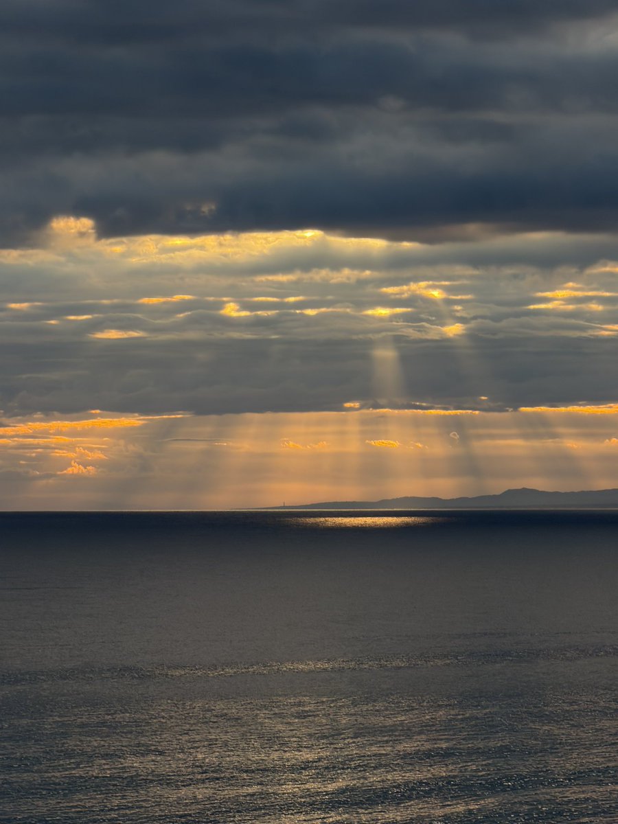 iiPixa's tweet photo. Atardecer en casa https://t.co/K3lkvLOgZi