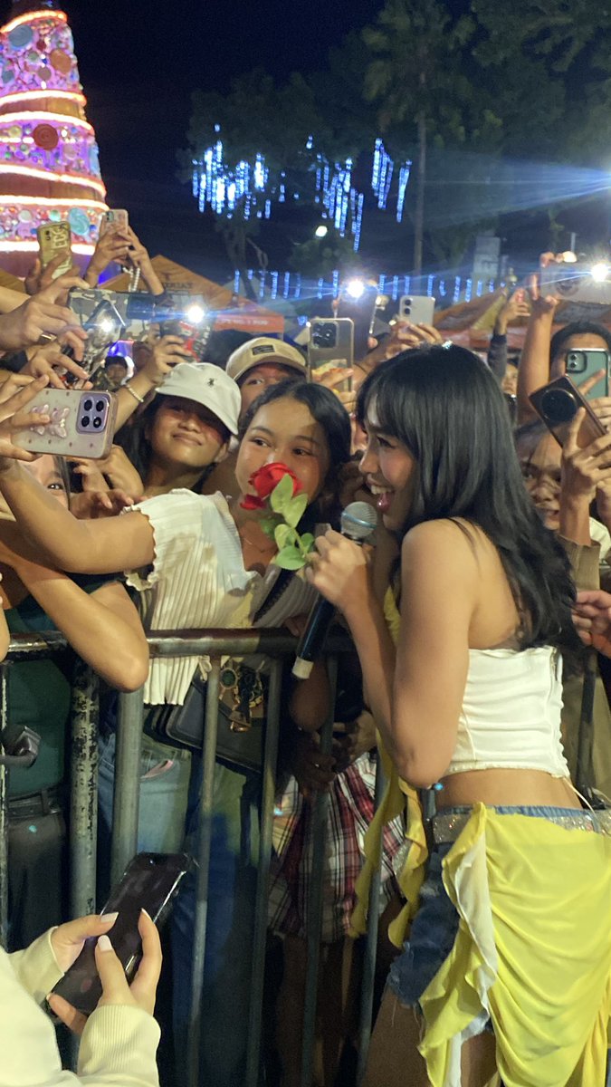 Bacullets's tweet photo. Here are some pictures ng mga LUCKY BACULLETS natin na nakapag pic sa ating Female Alphas
G22 SA VICTORIAS
#AlphasInNegros
#G22_TheDissectionOfEve
#G22_TDOEAlbumShowcase
@_ajyape @zuluetAlfea @jasminehenryy https://t.co/p7ddC17eti