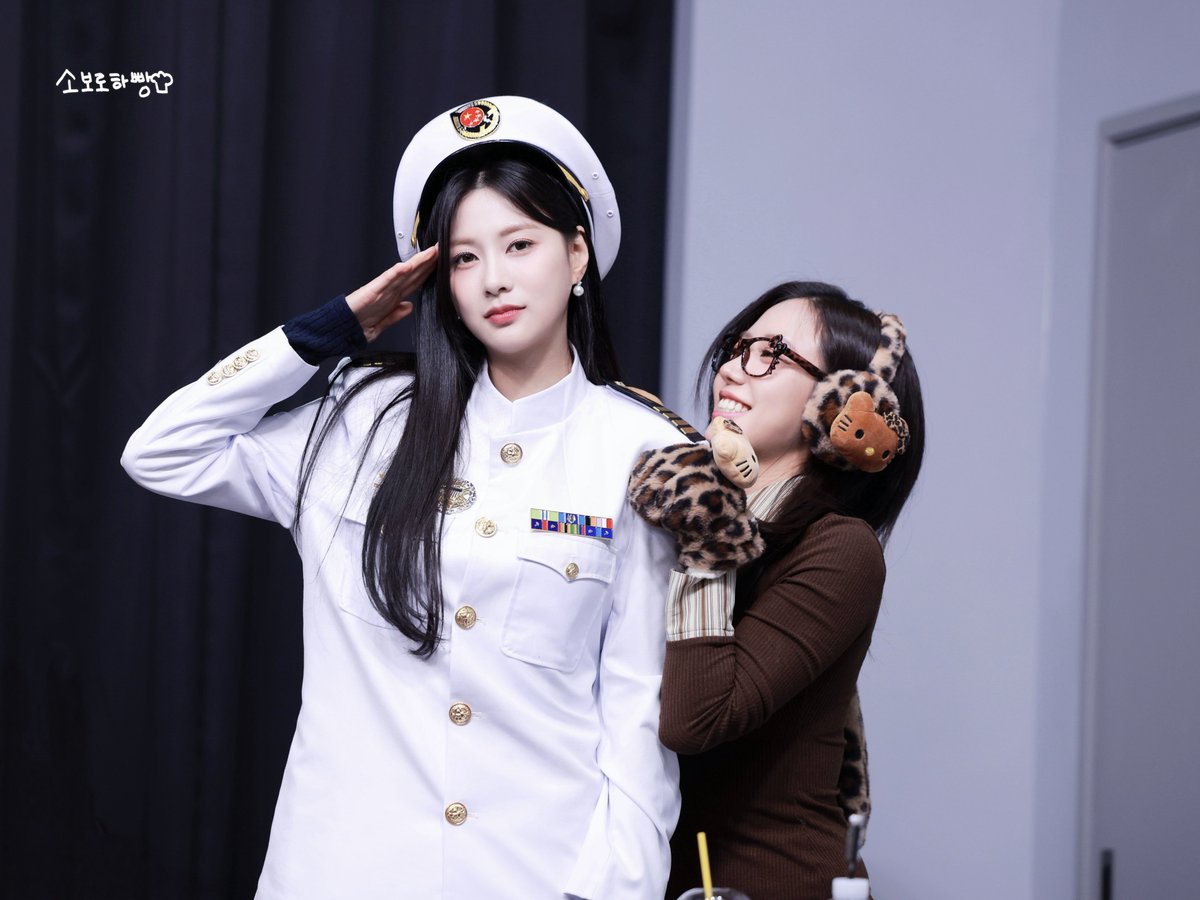 251213 시그팬싸 프리뷰

너맘속 항해자⚓️
다 휘저어버림💛

#에이핑크 #오하영 #Apink #Hayoung