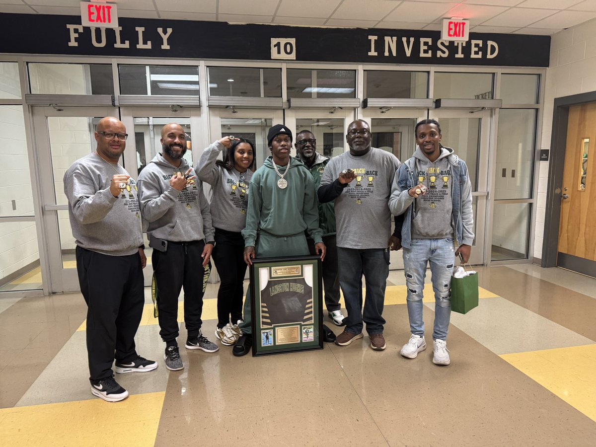 Roland Colvin tweet media