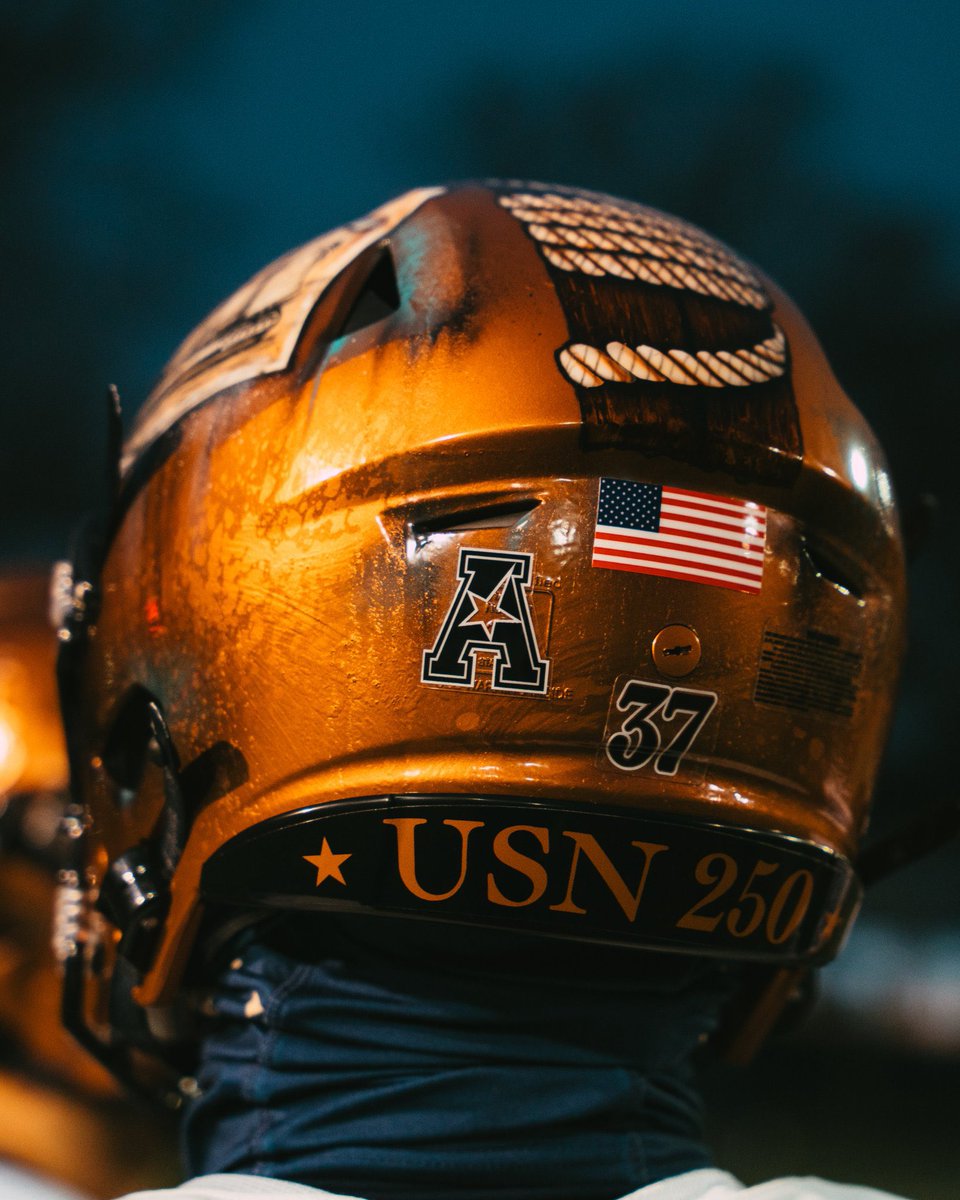 CFBKings's tweet photo. With a win today, Navy will achieve back-to-back 10-win seasons for the first time in program history. ⚓️ https://t.co/uhMDZrMR5t