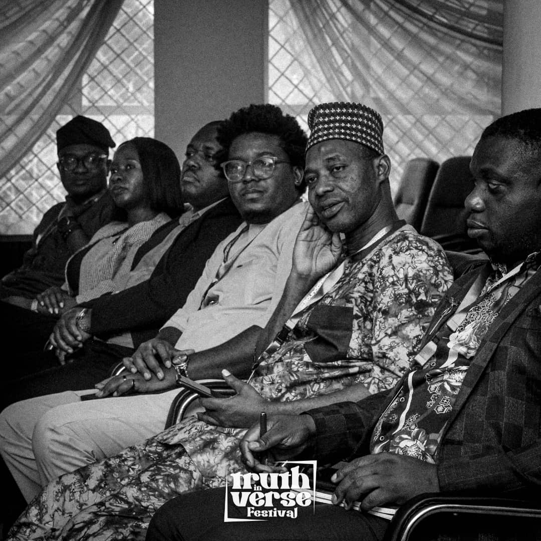 Roundcheck tweet media