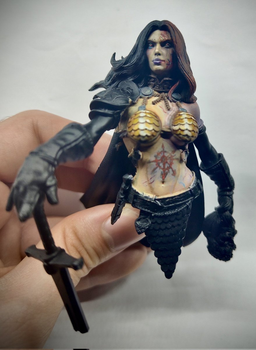 Sangai_art's tweet image. Warrior bust in progress 
#greenstuffworld #greenstuff #bust #miniaturepainting #miniature