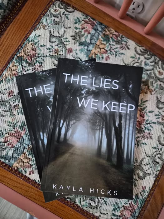 Kayla Hicks 📚 tweet media