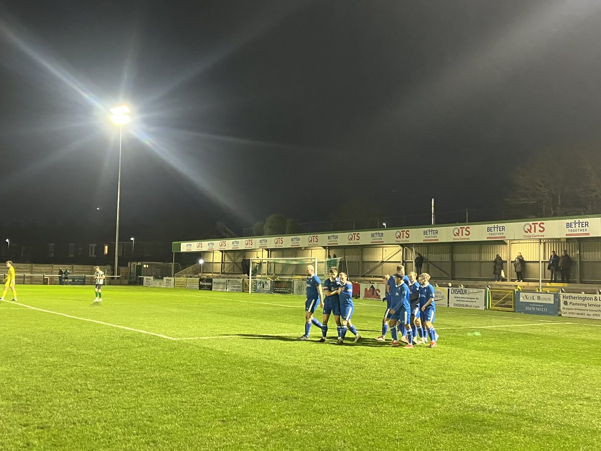 HallamFC1860's tweet image. 58’ - GOAALLL!!! 

Hallam take the lead! 

Brodie latches on to a ball over the top and smashes it into the goal at the near post! 

0-1

#HallamFC