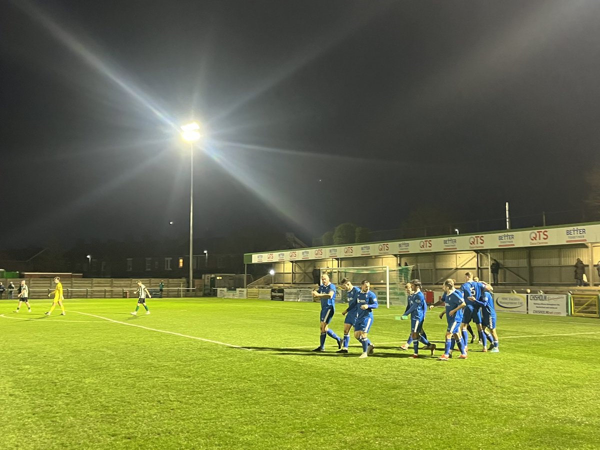 HallamFC1860's tweet image. 58’ - GOAALLL!!! 

Hallam take the lead! 

Brodie latches on to a ball over the top and smashes it into the goal at the near post! 

0-1

#HallamFC