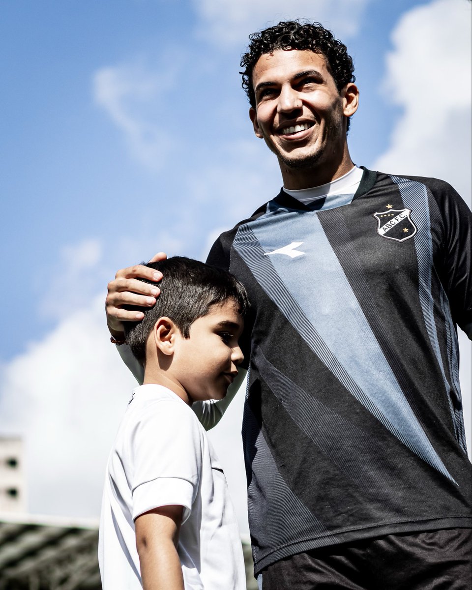 Olha quem veio conhecer a nossa casa! 😍

Bem-vindo, Lucas! 🏴🏳️

#ABCFC