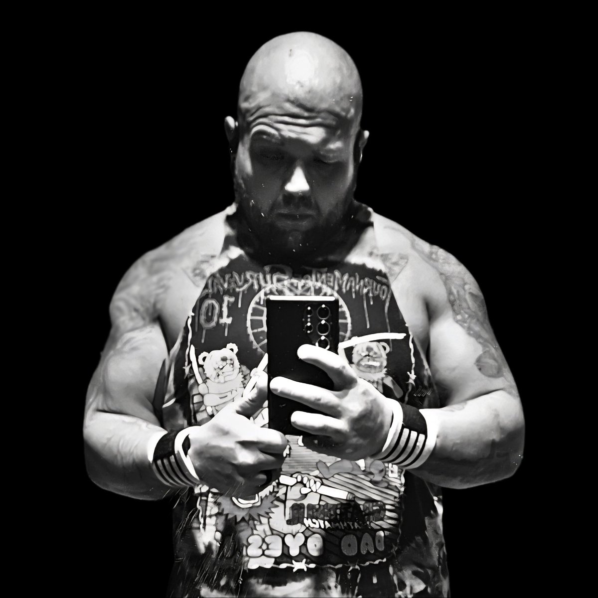 Otis_Cogar's tweet photo. There's exactly 1 year in between these pictures. There's an 80lb difference between these pictures.
To say I've locked in and focused on the task at hand, is an understatement.

#GCWNGIX is mine. 

#VNDL48 https://t.co/0prZCv1wCs