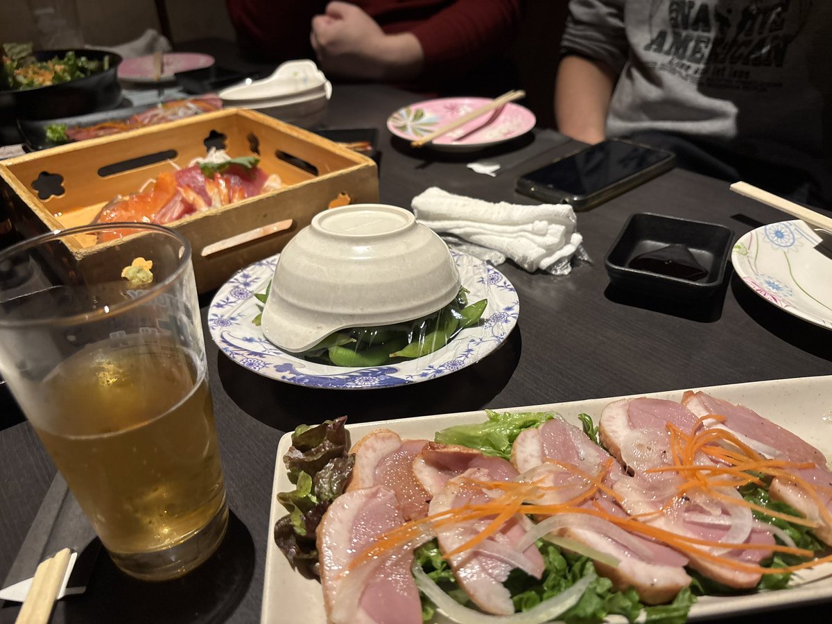 taujun's tweet photo. 忘年会兼送別会、17人集まった。彼の人望故である。もはや第三王朝限定の創立55周年みたいなもんだ。いやー、皆変わんないなー、変わったなー。#DSFA (@ 梅田個室居酒屋 いろどり 大阪駅前店 in Osaka) https://t.co/fpXY01naED… https://t.co/H1bZ5YfISZ