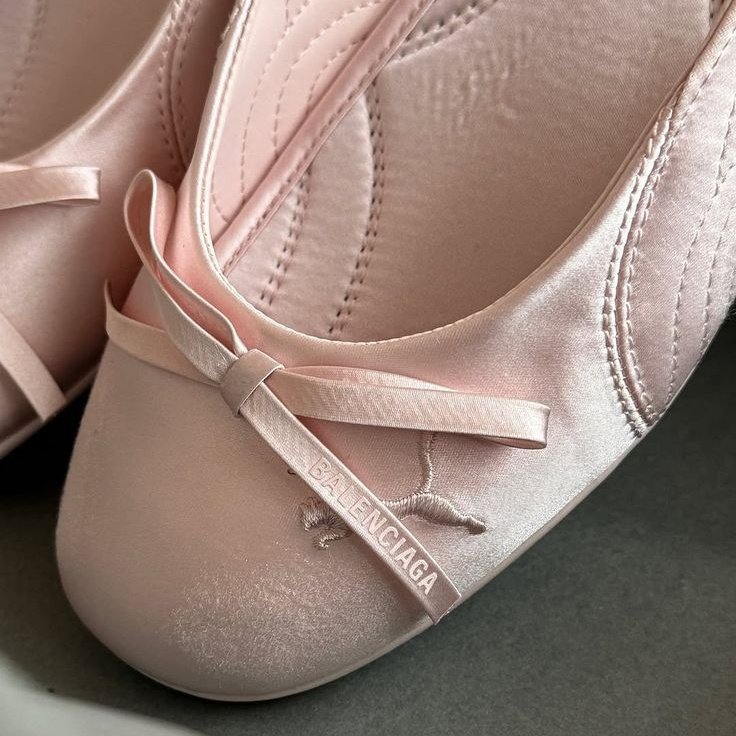 whOopsyouu's tweet image. PUMA SPEEDCAT x BALENCIAGA, the colors and details are very eye-catching 👀😫